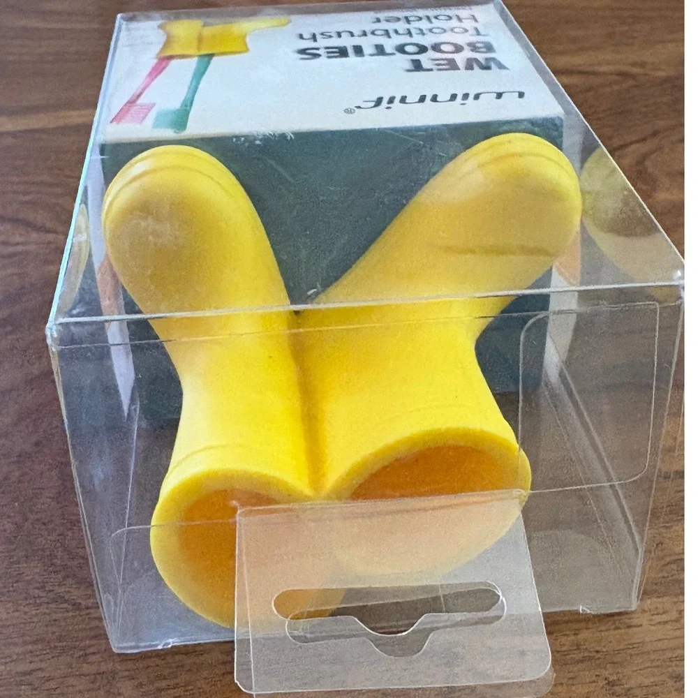 Winnif Wet Booties Yellow Toothbrush Holder New in Box Bathroom Decor Kids Child
